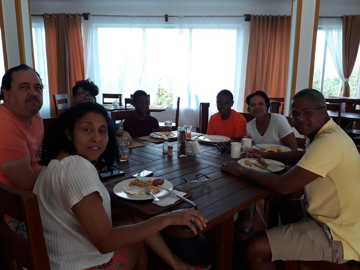 Figaro Hotel Samana Buitenkant foto