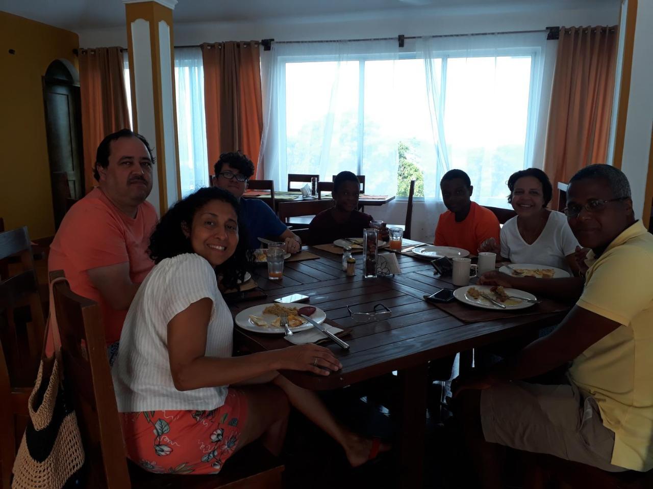 Figaro Hotel Samana Buitenkant foto